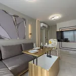 Sun Above דירה