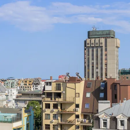 Sun Above וארנה