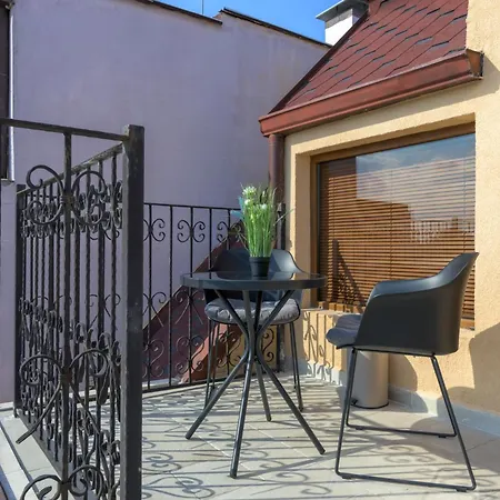 Sun Above דירה *