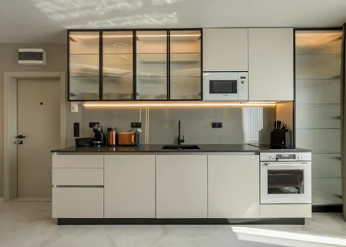 Sun Above * וארנה