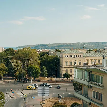 Sun Above Apartment *